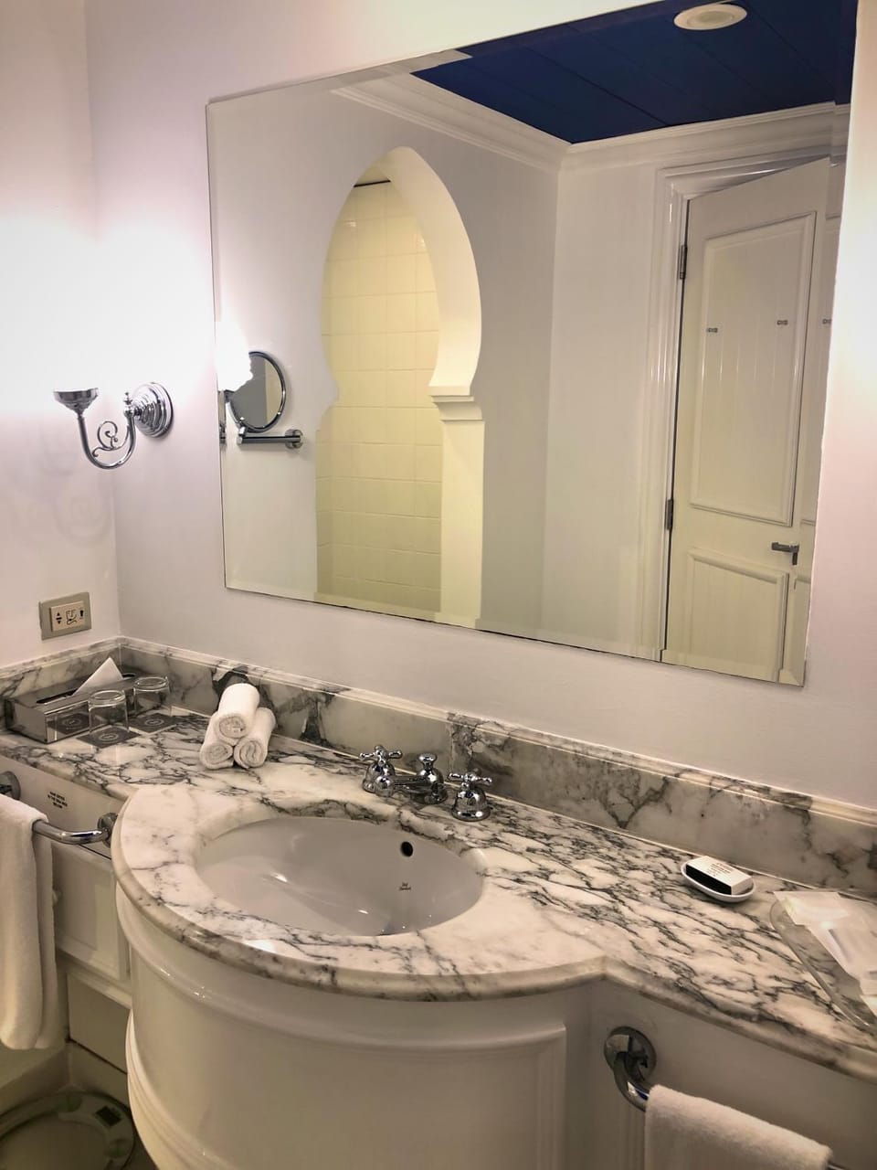Shower, Toilet, Hot Tub, Bathroom
