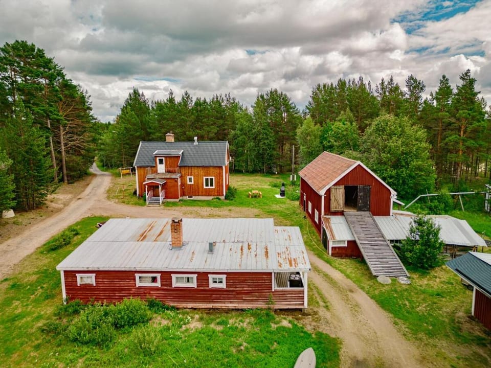Rustic wooden house in Lillhärdal Apartment in Sweden