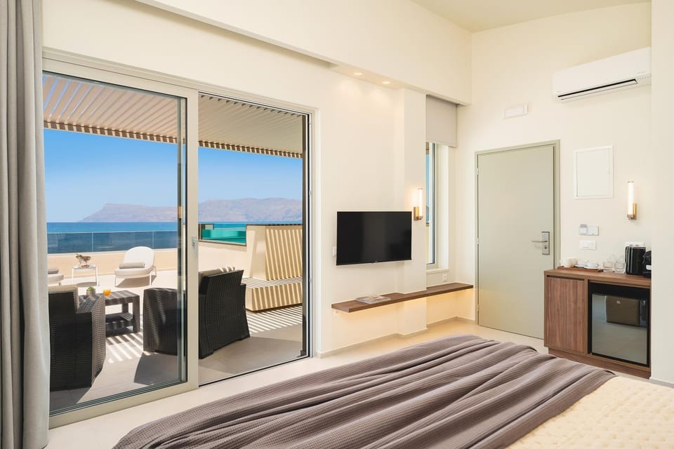 TV and multimedia, Bedroom, Sea view