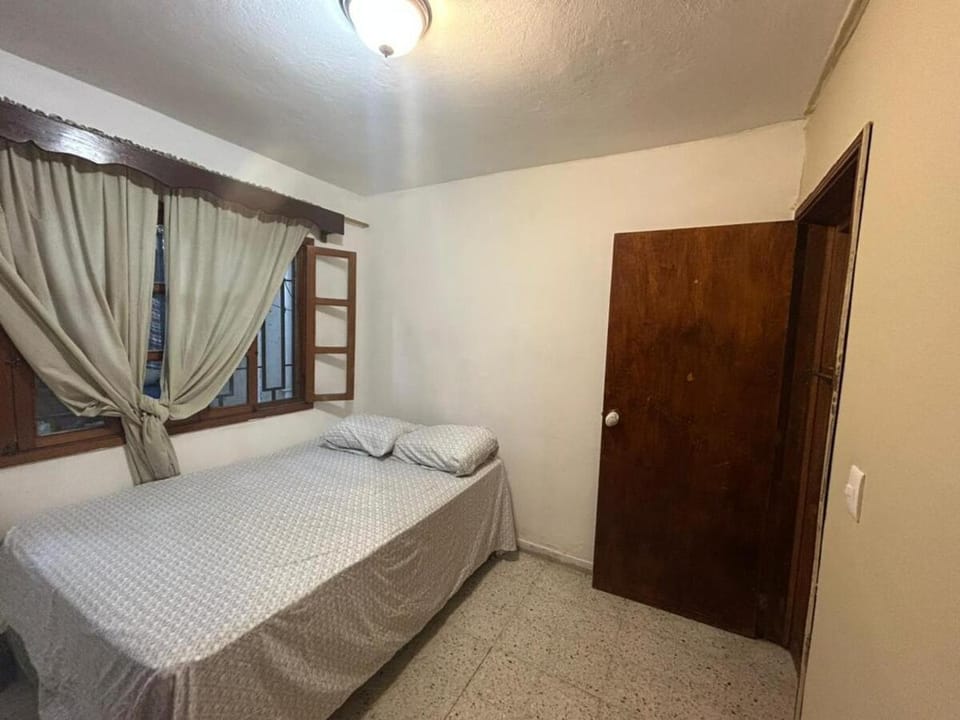 Central family home in Colonia Maradiaga House in Tegucigalpa
