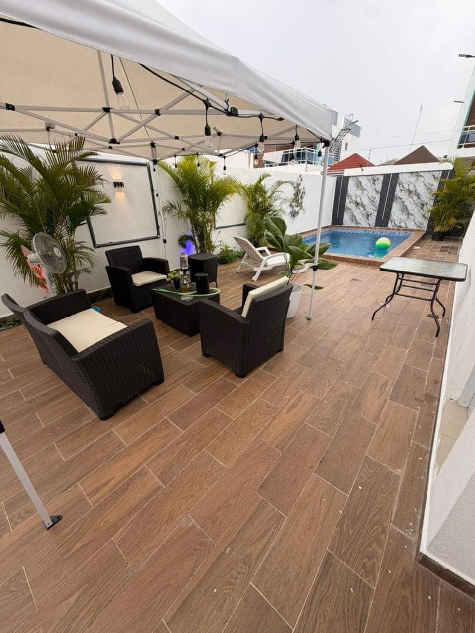 Day, Balcony/Terrace, Living room, Seating area, Pool view, Swimming pool, Swimming pool, sunbed