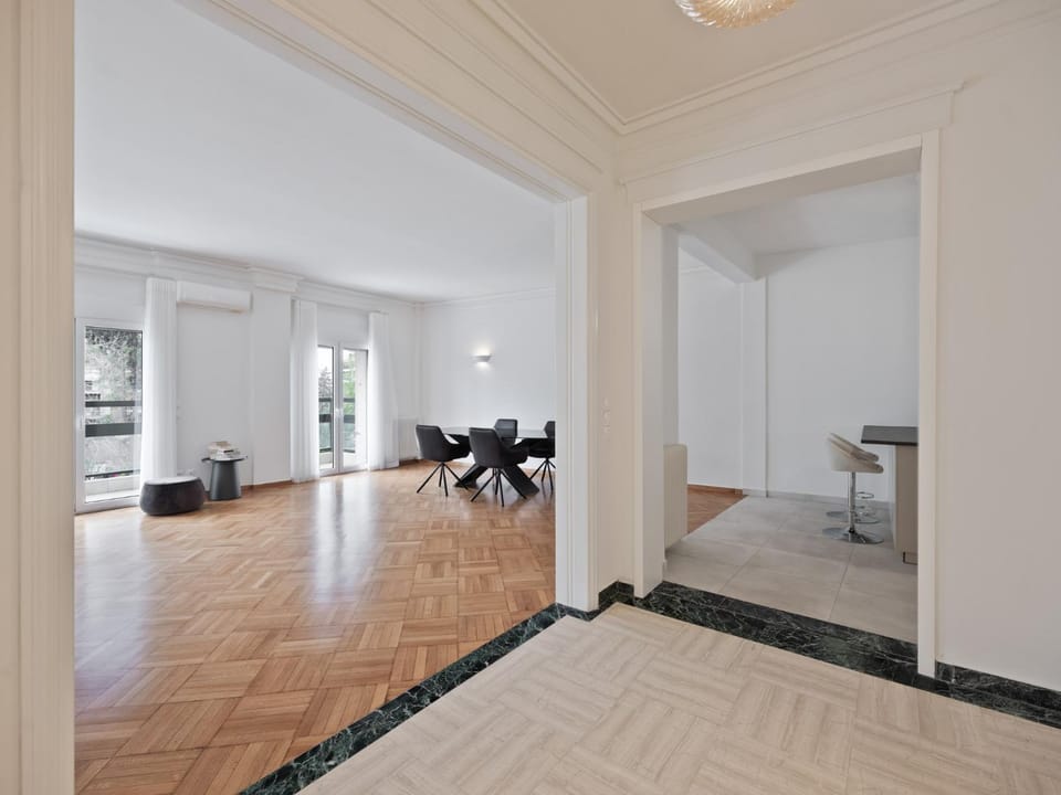 Living room, Photo of the whole room, Seating area, Dining area