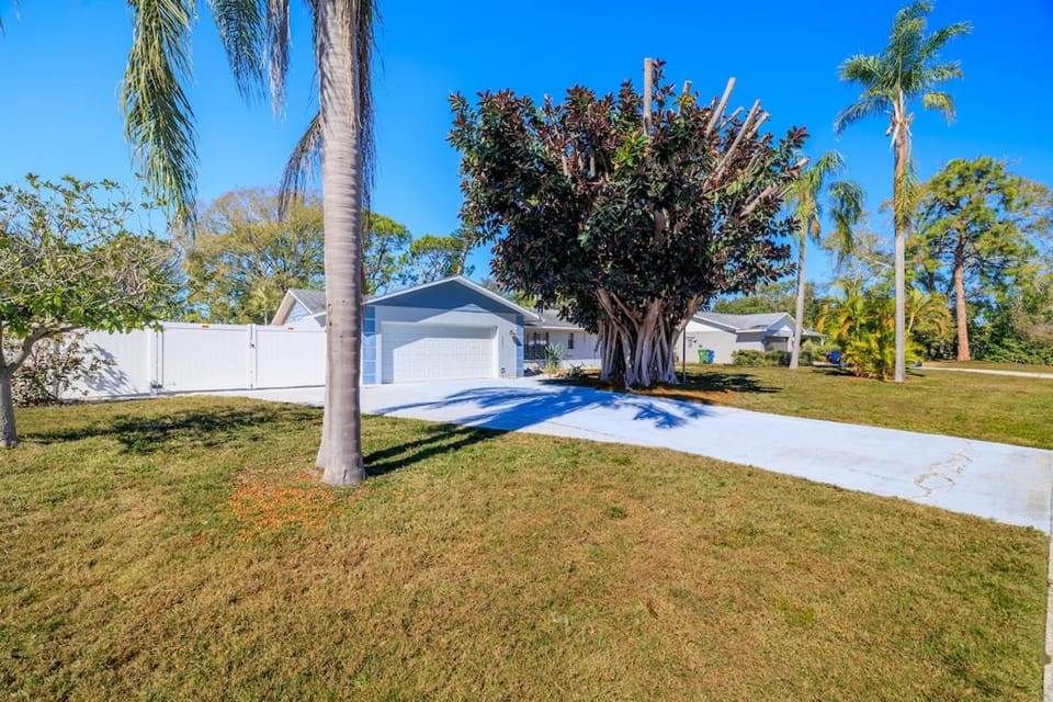 Property building, Day, Natural landscape