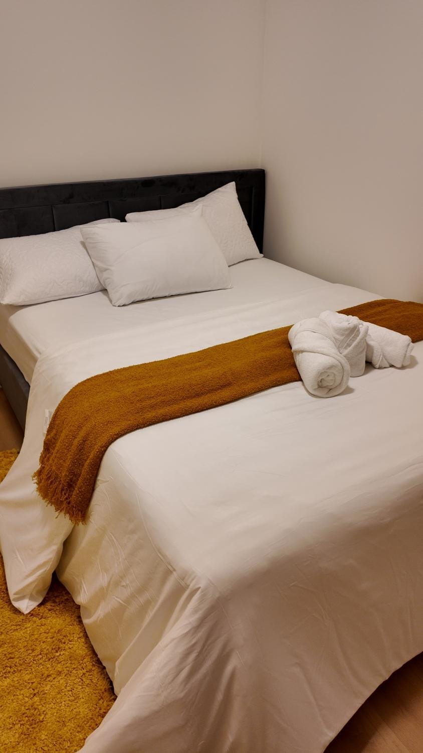 Bed, Bedroom