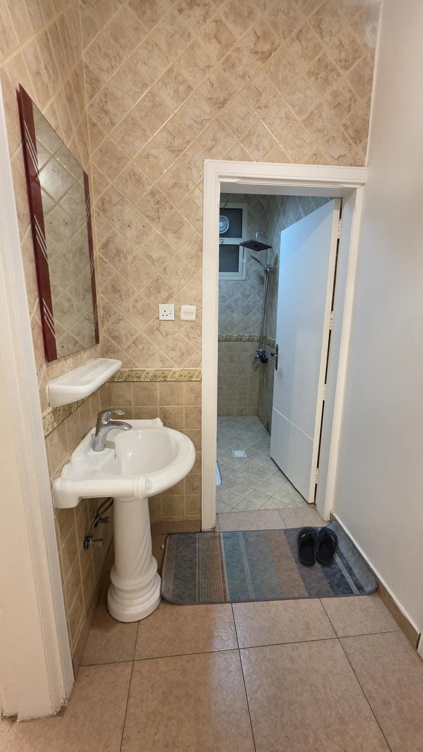 شقة عائلة مكونة من 4 غرفة نوم ومجلس وصاله 2 Apartment in Riyadh