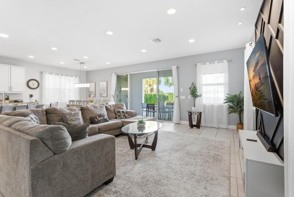 Family 5BR Retreat with Pool and Themed Bedrooms House in Four Corners