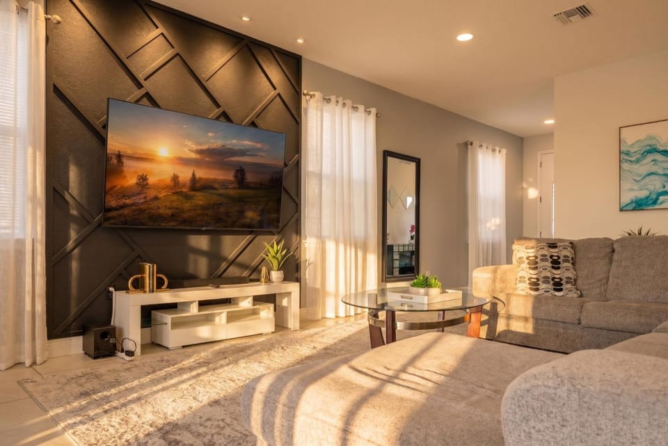 Family 5BR Retreat with Pool and Themed Bedrooms House in Four Corners