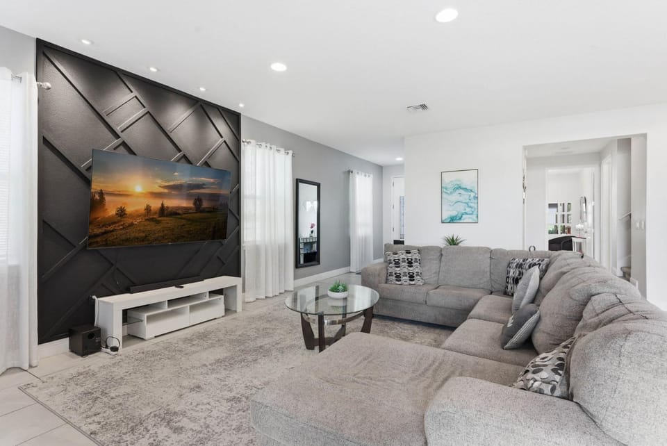Family 5BR Retreat with Pool and Themed Bedrooms House in Four Corners