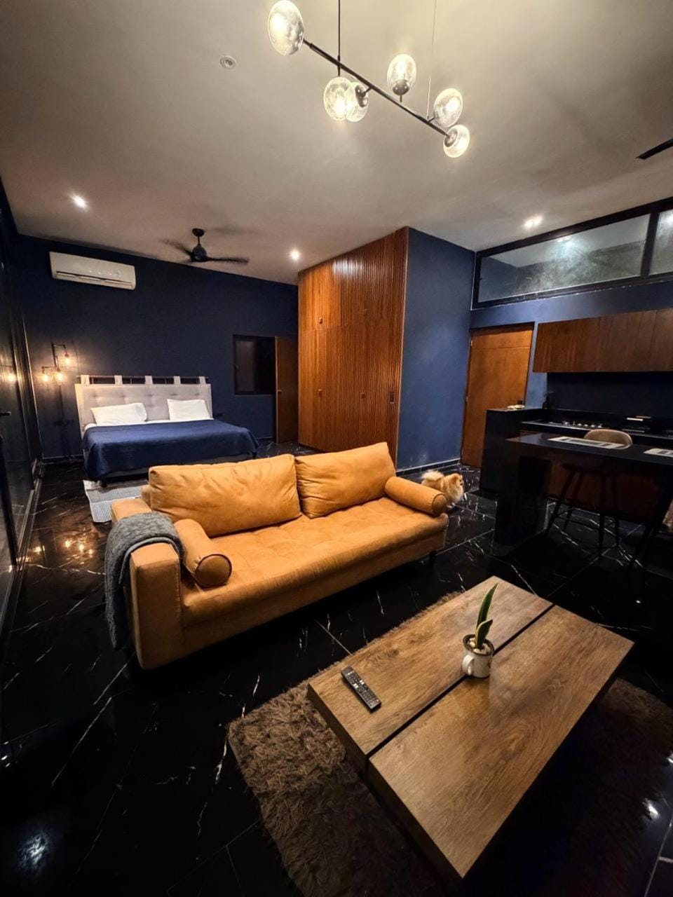 Living room, Dining area