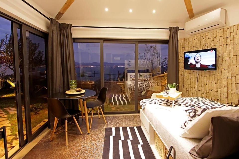 Living room, Bedroom