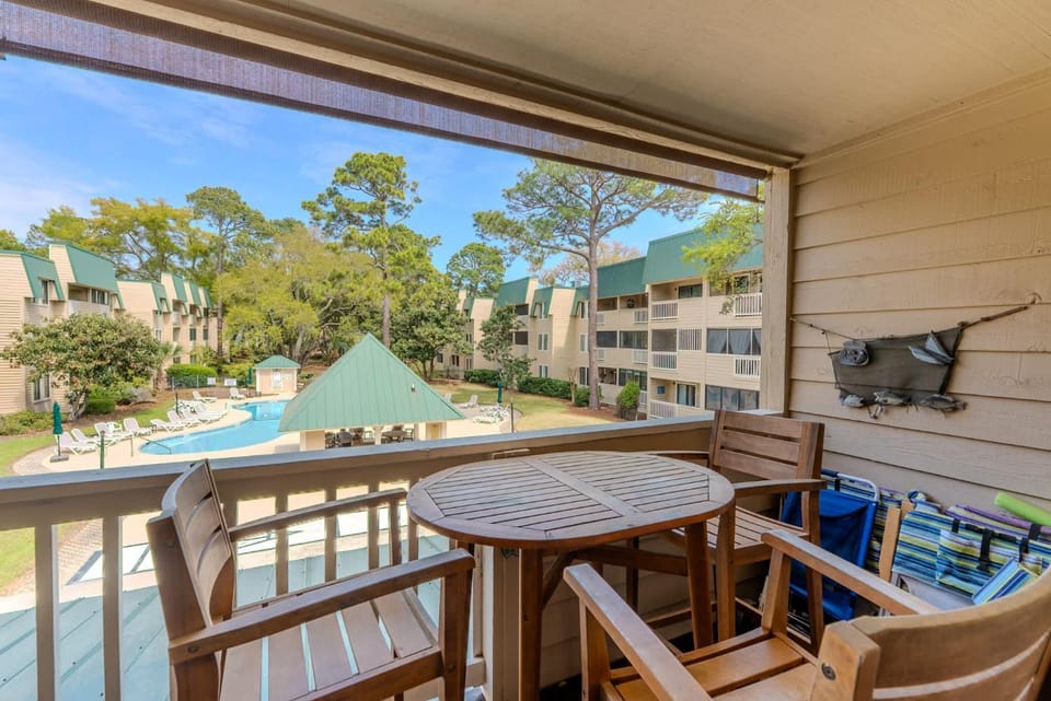Coastal Confessions - Poolside - Walk to Beach Apartment in Hilton Head Island
