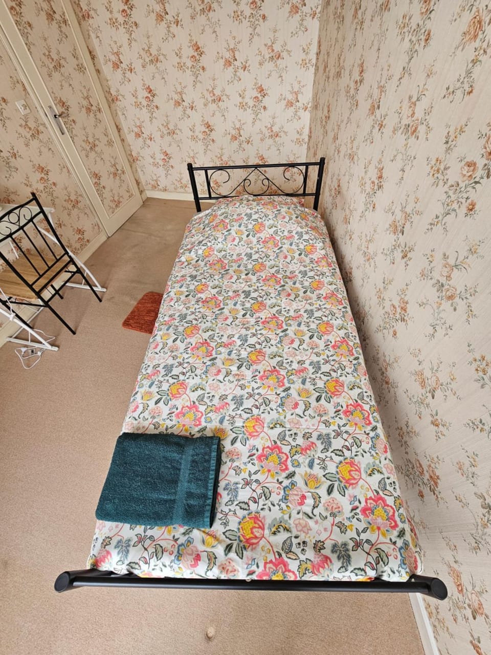 Chambre chez particulier centre-ville Montluçon gare à 20 min pied Vacation rental in Montluçon