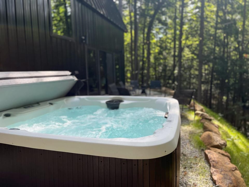 Two Pines Hollow - Private A-Frame Hot Tub Forest Retreat House in Kentucky