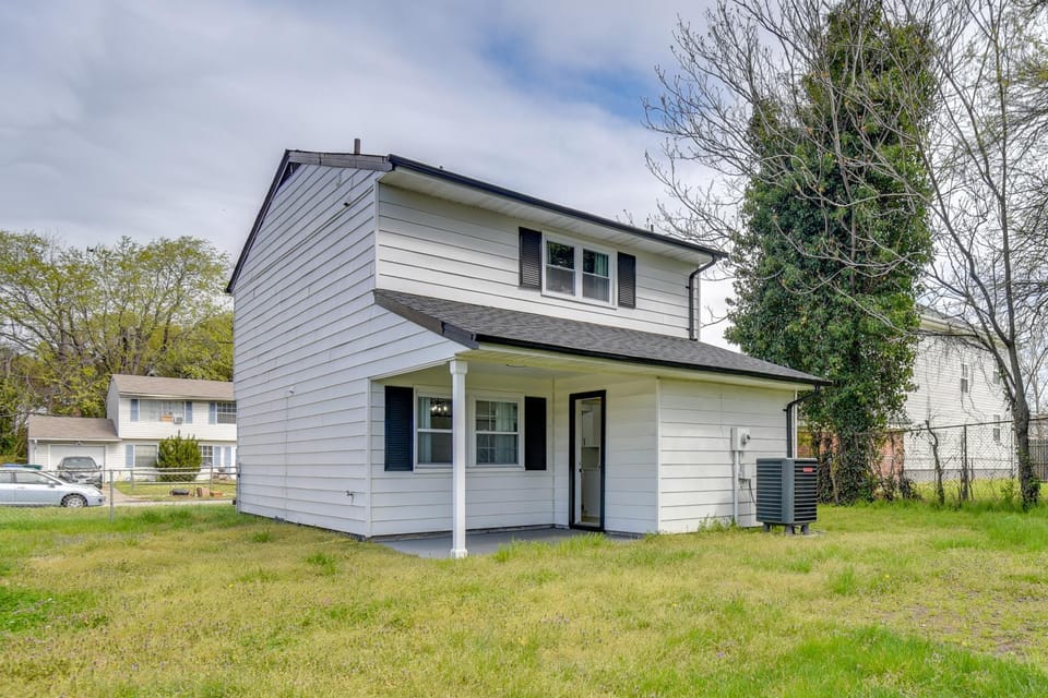 Near Waterfront! Retreat 6 Mi to Hampton Coliseum House in Hampton