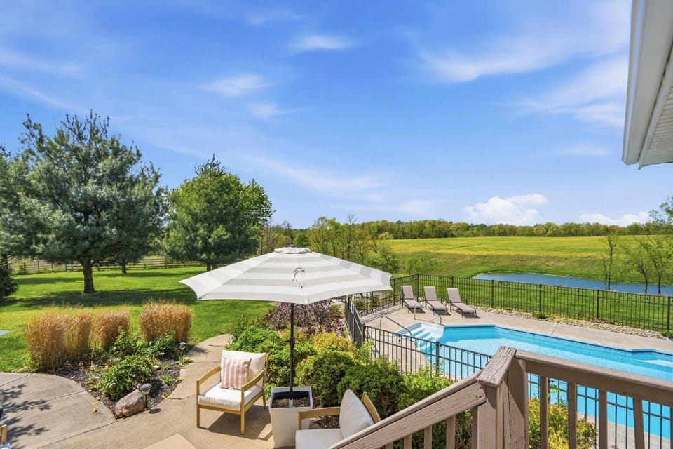 Northern Kentucky Gem w/ Yard & In-Ground Pool! House in Ohio