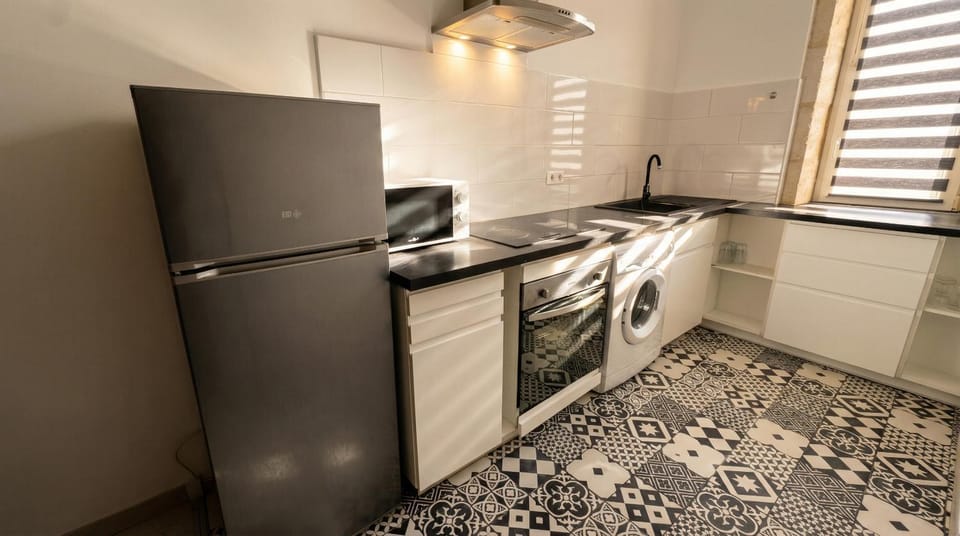 Kitchen or kitchenette, Communal kitchen, stove, kitchen