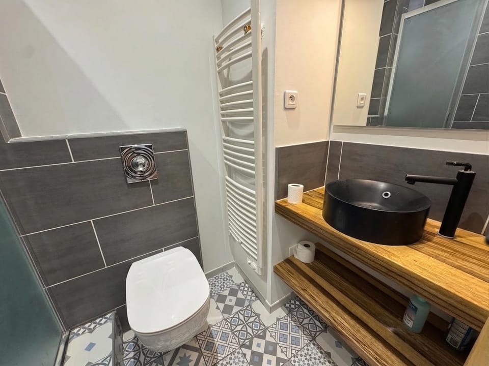 Toilet, Bathroom
