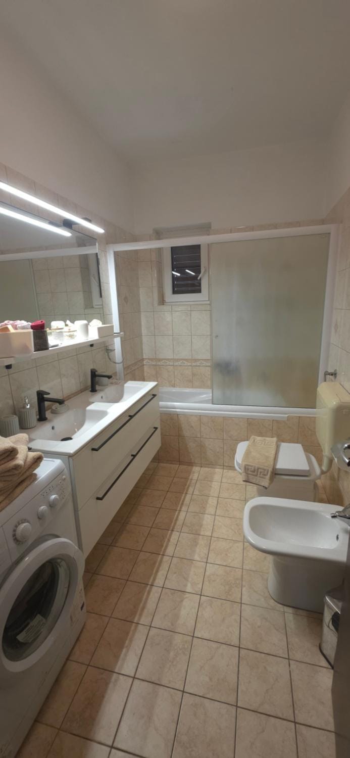 Toilet, Bathroom, Bath, towels