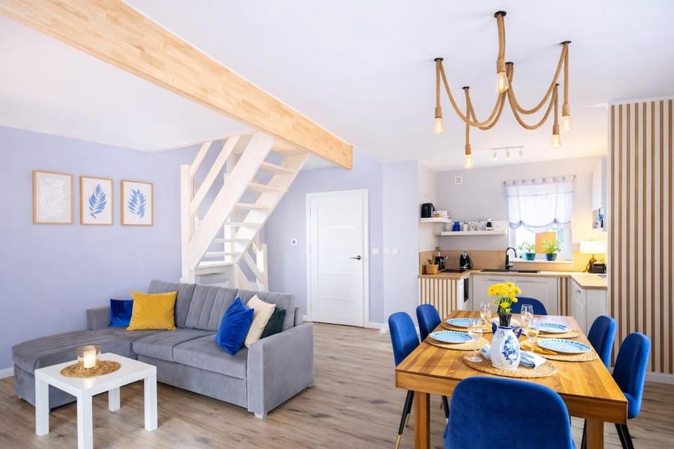 TV and multimedia, Coffee/tea facilities, Kitchen or kitchenette, Living room, Seating area, Dining area, heating, oven, kitchen