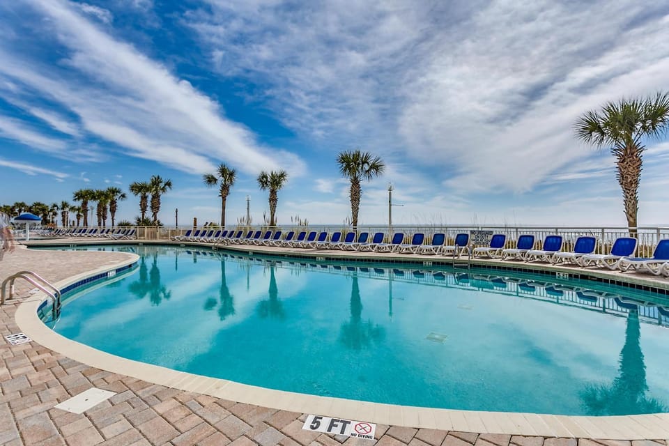 Living La Vida Ocean at Top Resort w Lazy River House in Atlantic Beach