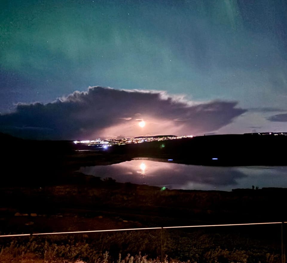 Luxury lakefront Villa 15 min to downtown Reykjavik Villa in Kopavogur