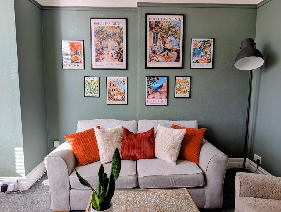 Living room, Seating area