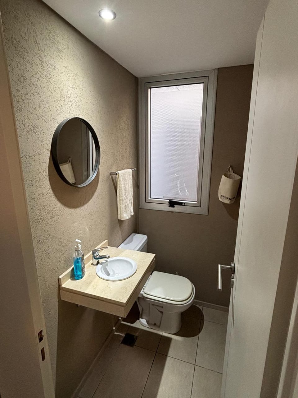 Toilet, Bathroom, towels