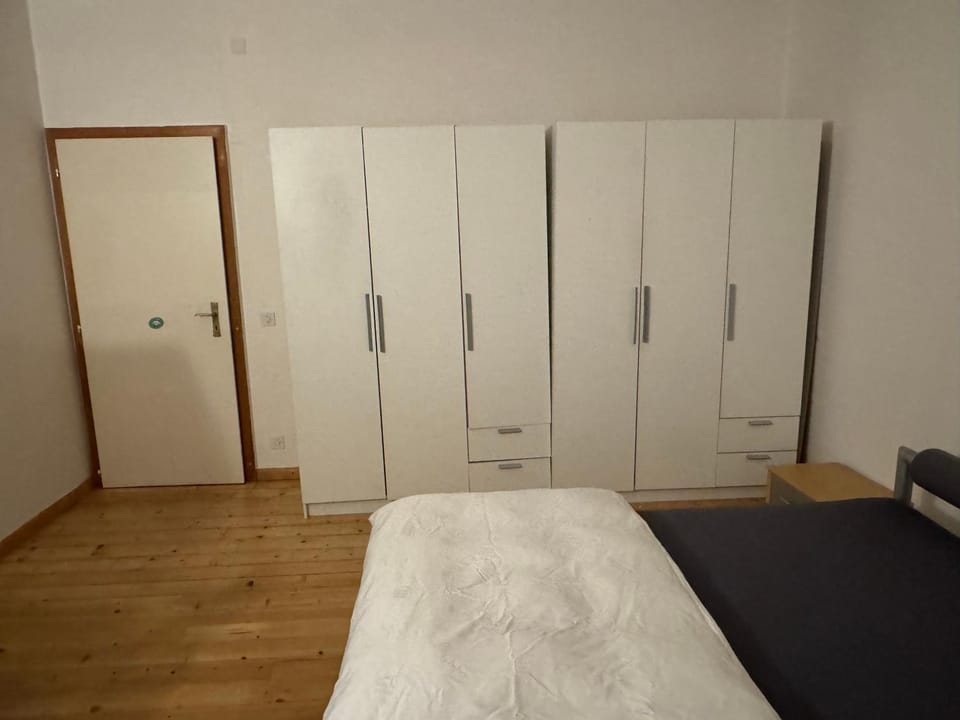 private room in the big house, Planette Charmille Bed and Breakfast in Geneva