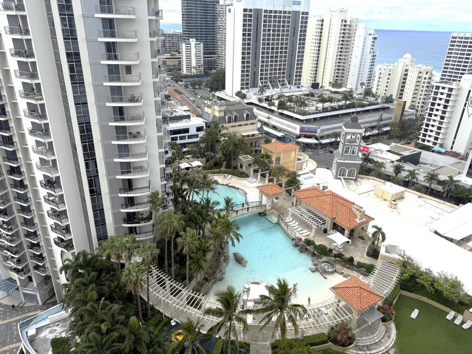 Skyline Towers Central Apartment in Surfers Paradise