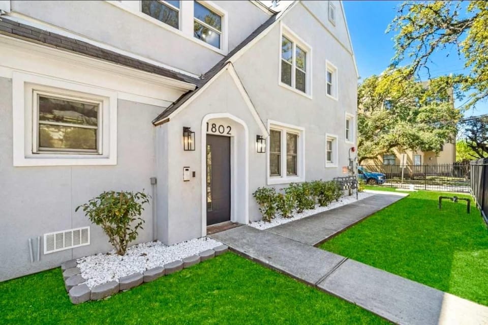 Elegant 2BR Escape In Houston Apartment in Houston