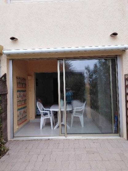 Charmant Studio-Appartement composé d un coin cabine, pièce de vie et jardin - Le Lavandou St-Clair Cabin in Le Lavandou