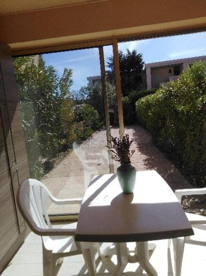 Charmant Studio-Appartement composé d un coin cabine, pièce de vie et jardin - Le Lavandou St-Clair Cabin in Le Lavandou