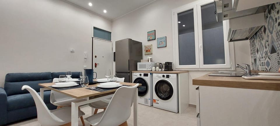 Kitchen or kitchenette, washing machine, dryer
