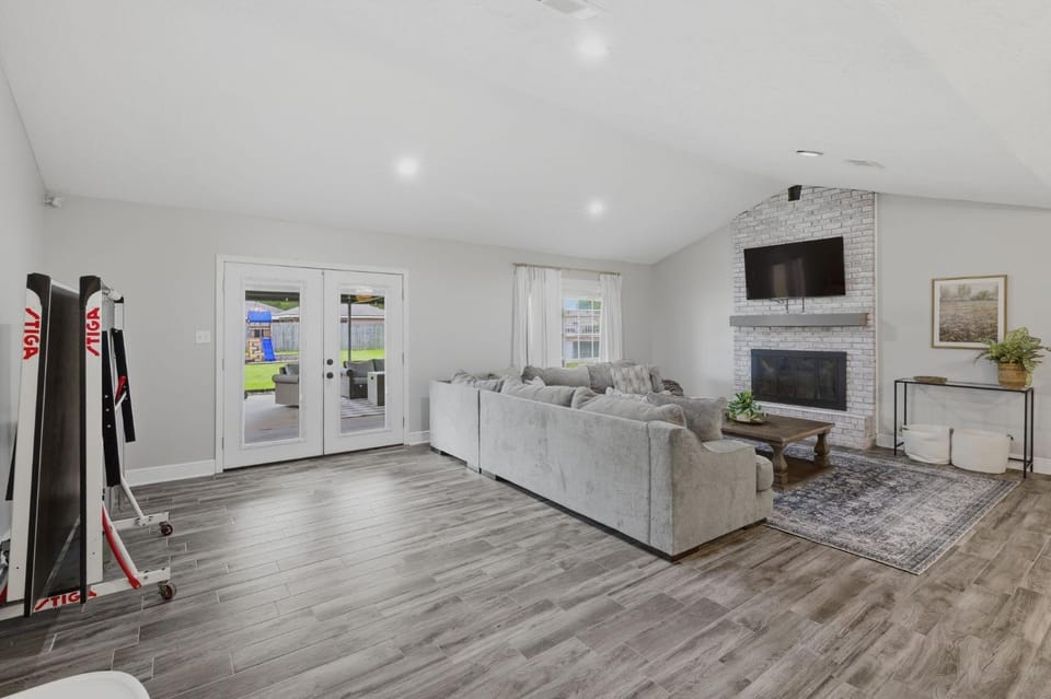 Spacious 3BR Home on Waldon Dr with Swimming Pool House in Lake Charles