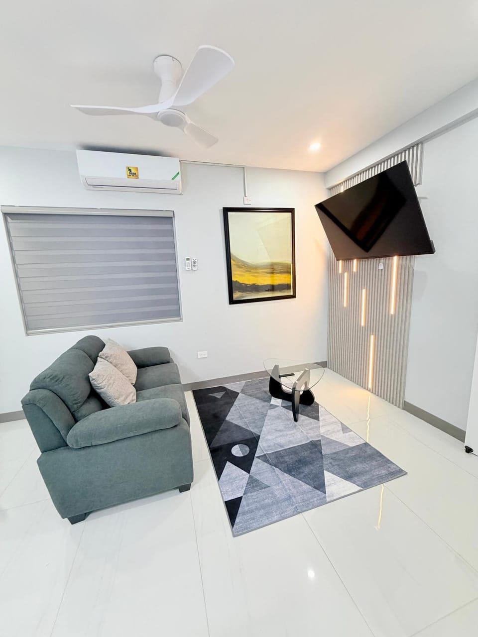 TV and multimedia, Living room, Seating area, air conditioner