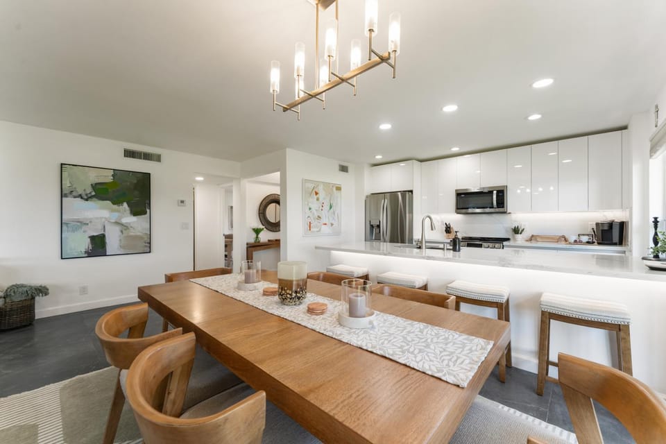 Redesigned Lux Condo at PGA National Golf & Pool Apartment in Palm Beach Gardens