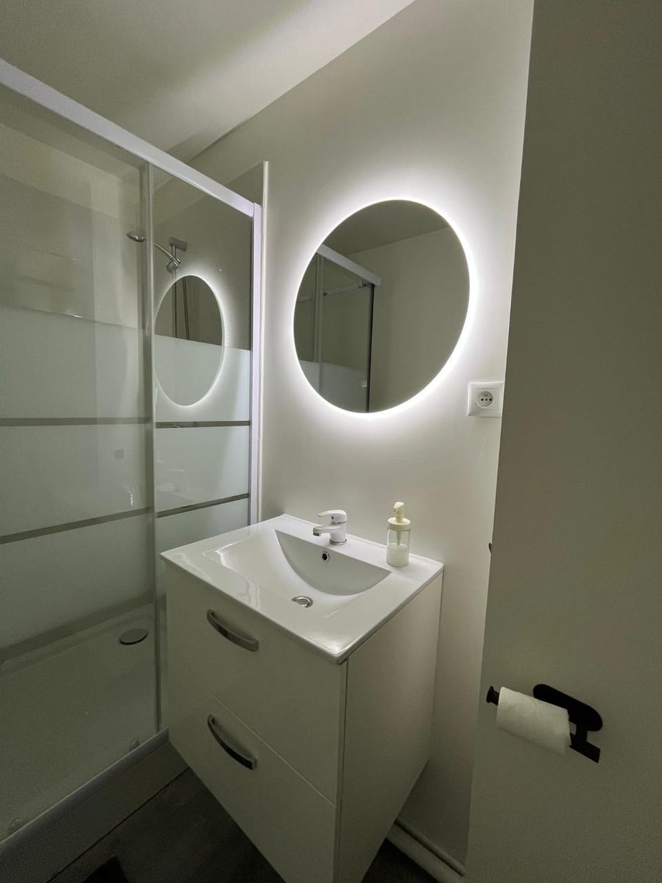 Studio lumineux proche gare Paris Orly Apartment in Île-de-France