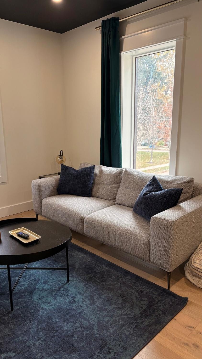 The Iron Bridge on Victoria Park - 1 Bed 1 Bath Apartment in Waterloo