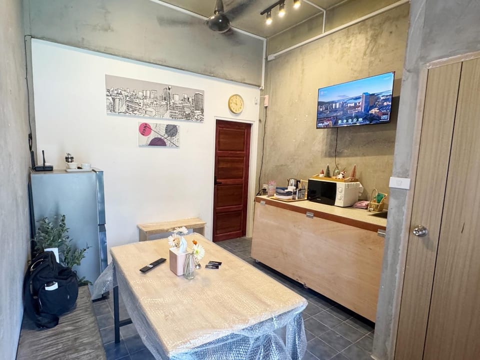 Mingle Banglumphu Staycation Apartment in Bangkok
