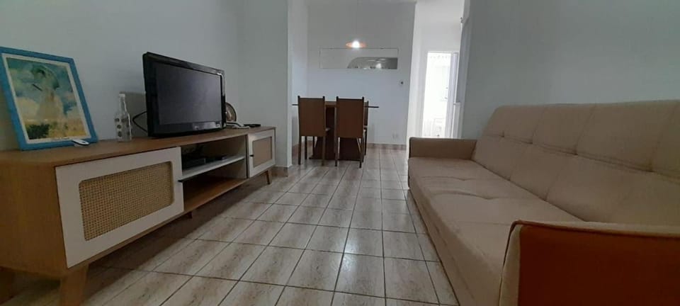 Fique a Poucos Metros da Praia! Apê com vaga de garagem Apartment in State of São Paulo