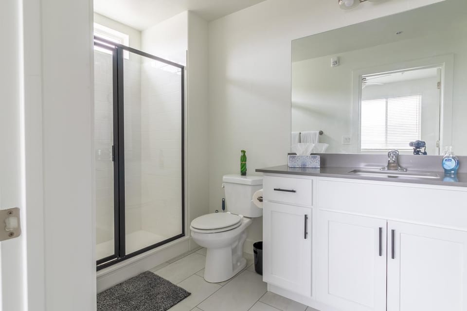 Shower, Toilet, Bathroom