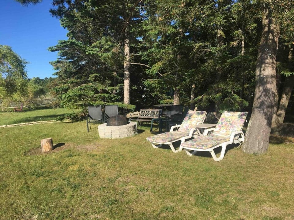 Georgian Bay Waterfront Cottage w Private Beach House in Tiny