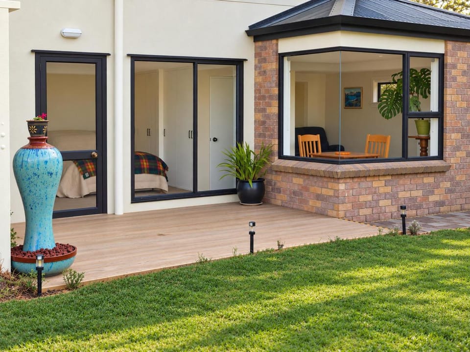 Property building, Patio, Facade/entrance