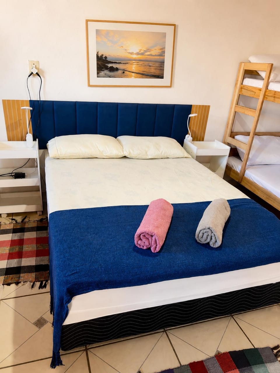 Bed, Bedroom, bunk bed, towels