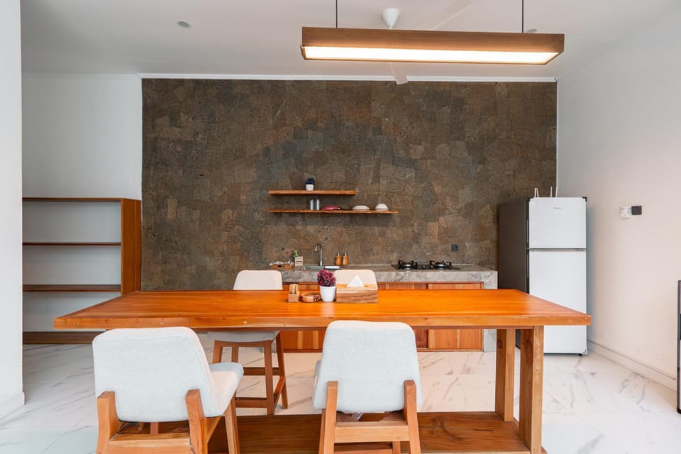 Dining area, kitchen