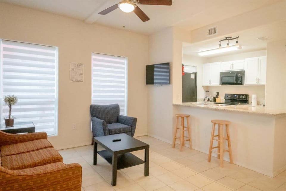 Sun Ray #2A - Pet Friendly, 3min Walk to Beach Apartment in South Padre Island