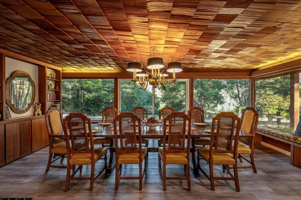 Big+Little Nelson Chalets | Hot Tub | Game Room House in Sierra Nevada