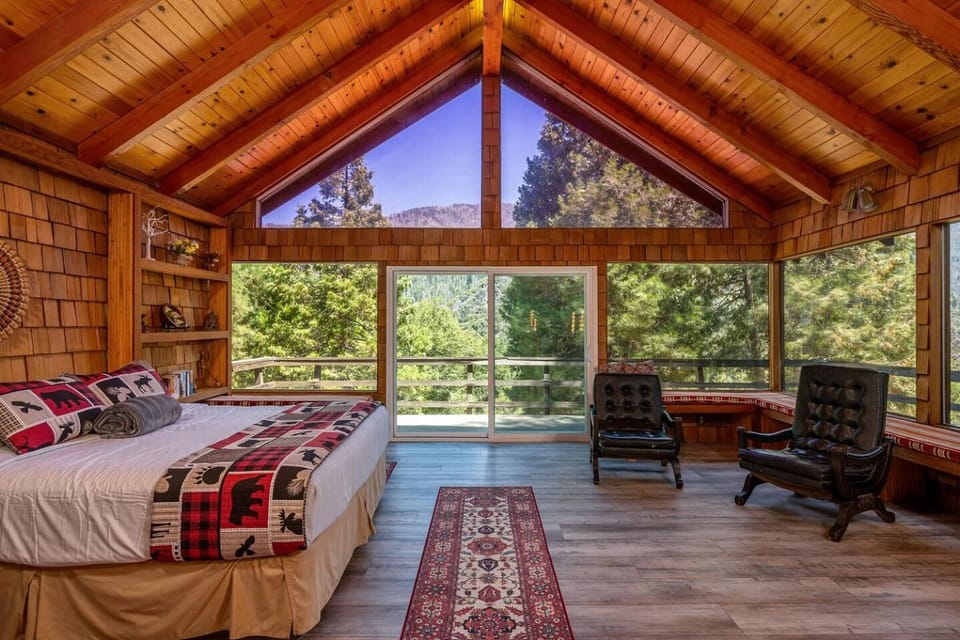 Camp Nelson Chalet | Game Room | Spacious |Hot Tub House in Sierra Nevada