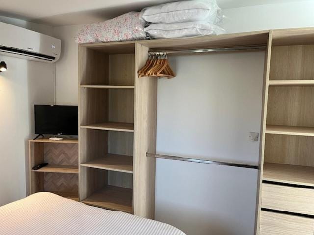 TV and multimedia, Bedroom, wardrobe, air conditioner