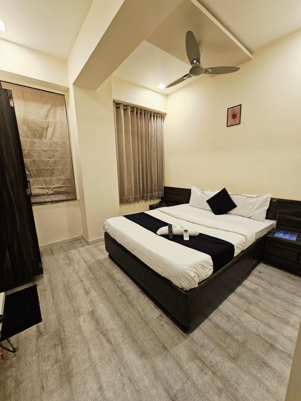 Hotel rk palace Bed and Breakfast in Ahmedabad